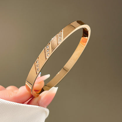 Four-leaf clover gypsy titanium steel bracelet