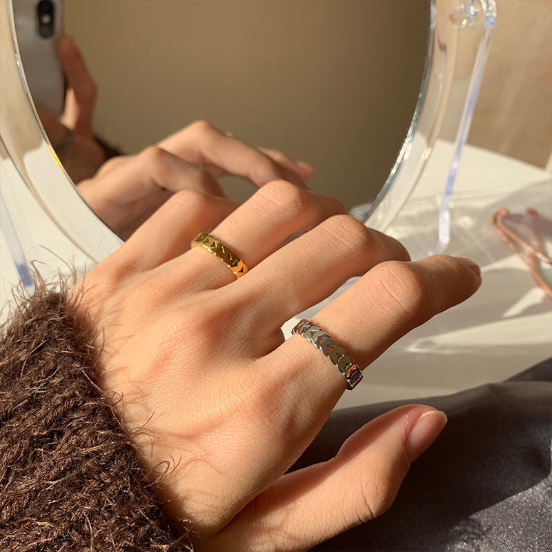 Mori Wheat-Ear Titanium Steel Ring for Women — Fade-Resistant Minimalist