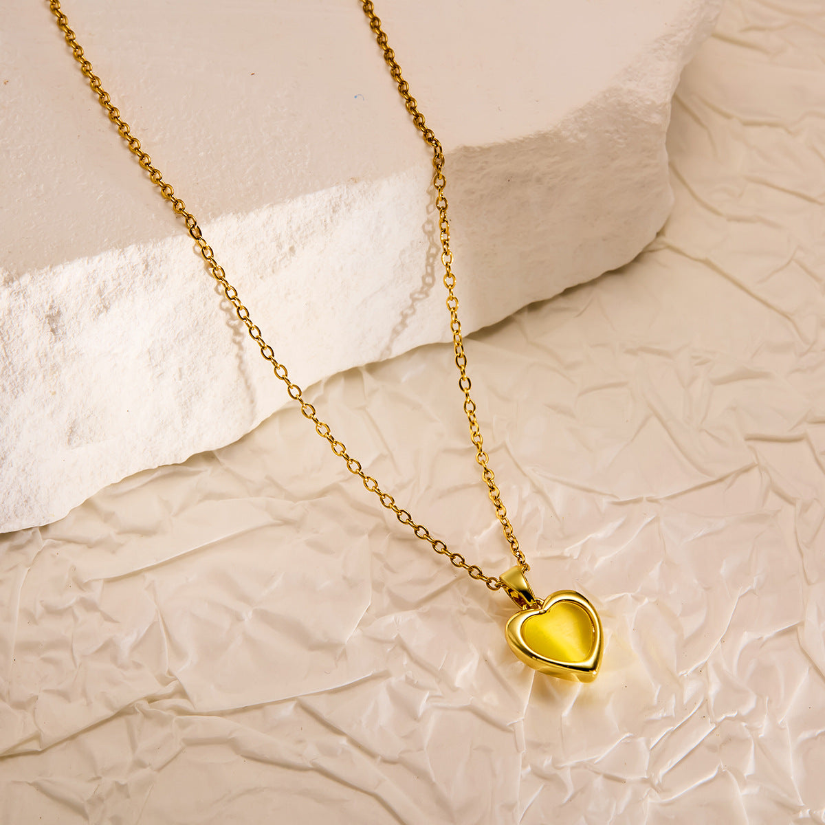 Korean-Style Peach Agate Heart Pendant Necklace