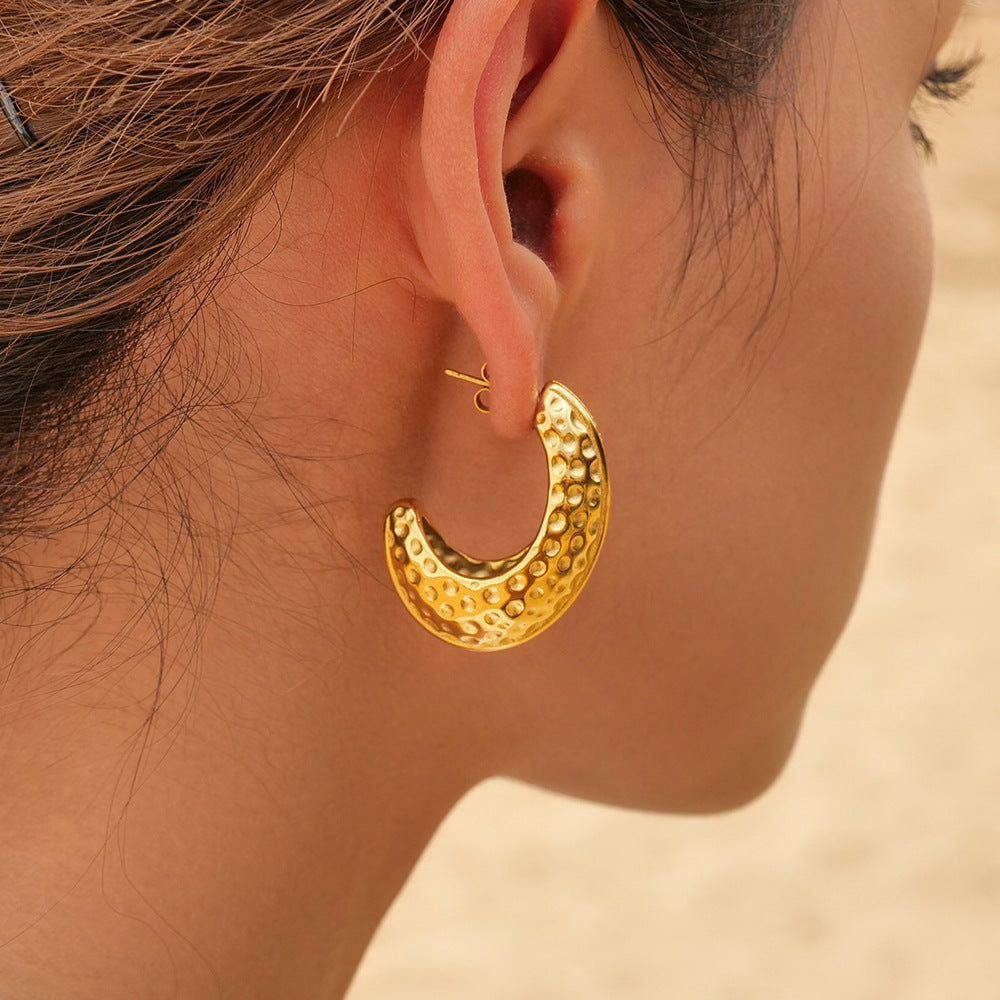 Temperament C-shaped hammer earrings