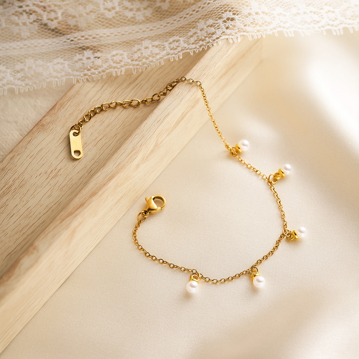 Stainless steel small pearl pendant bracelet