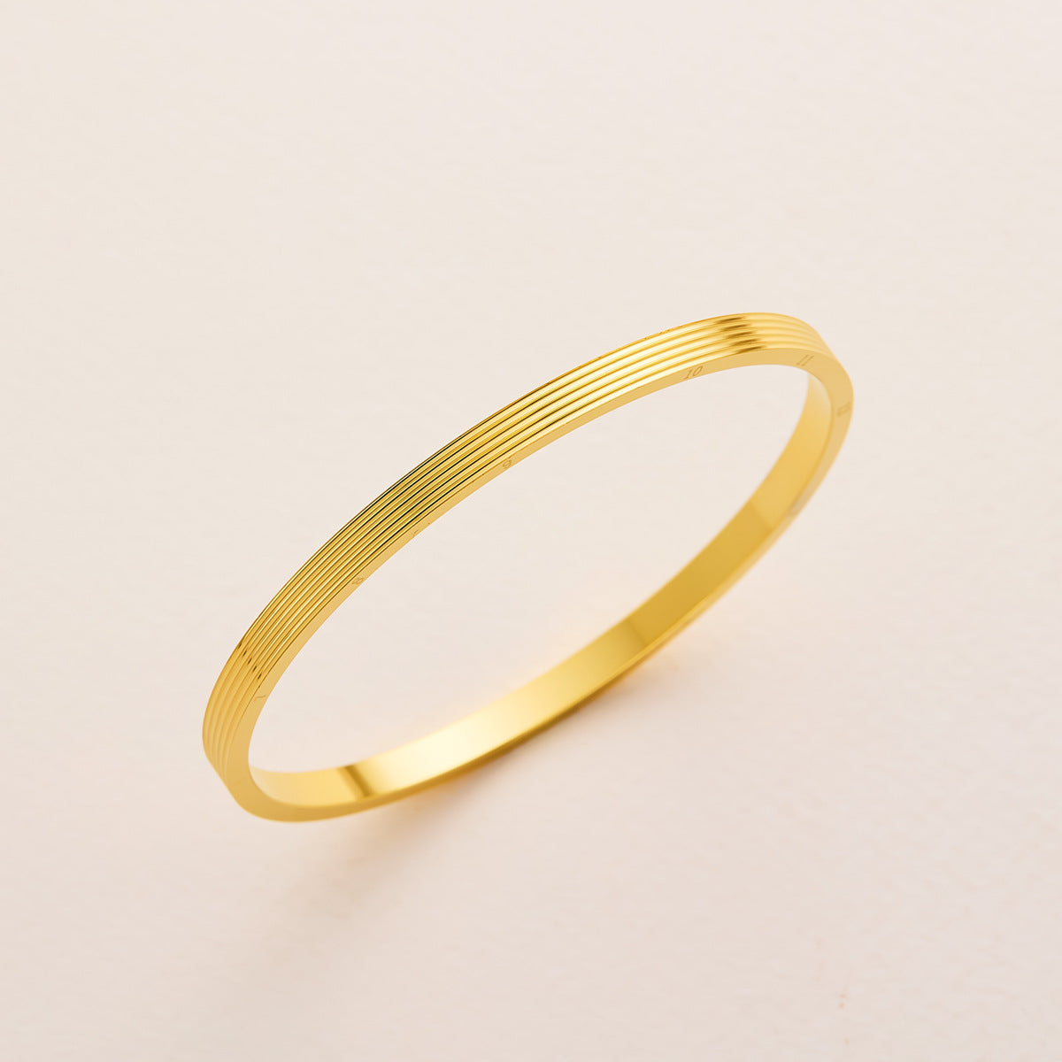 Stainless steel bracelet with diamonds