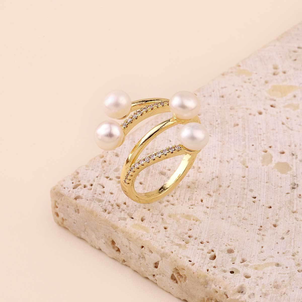 Four-leaf clover natural freshwater pearl ring