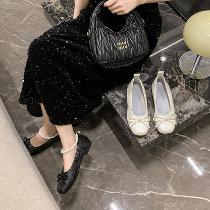 Butterfly section pearl shoes