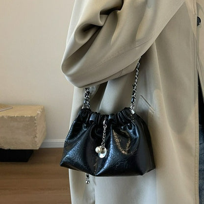 Bolso tipo bandolera con cadena y bolso nube plisado 