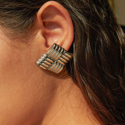 Aretes con textura cuadrada 