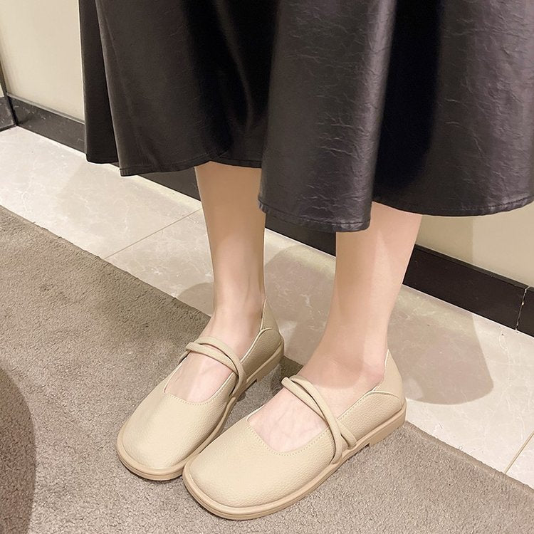 Soft leather mid-heel shoes