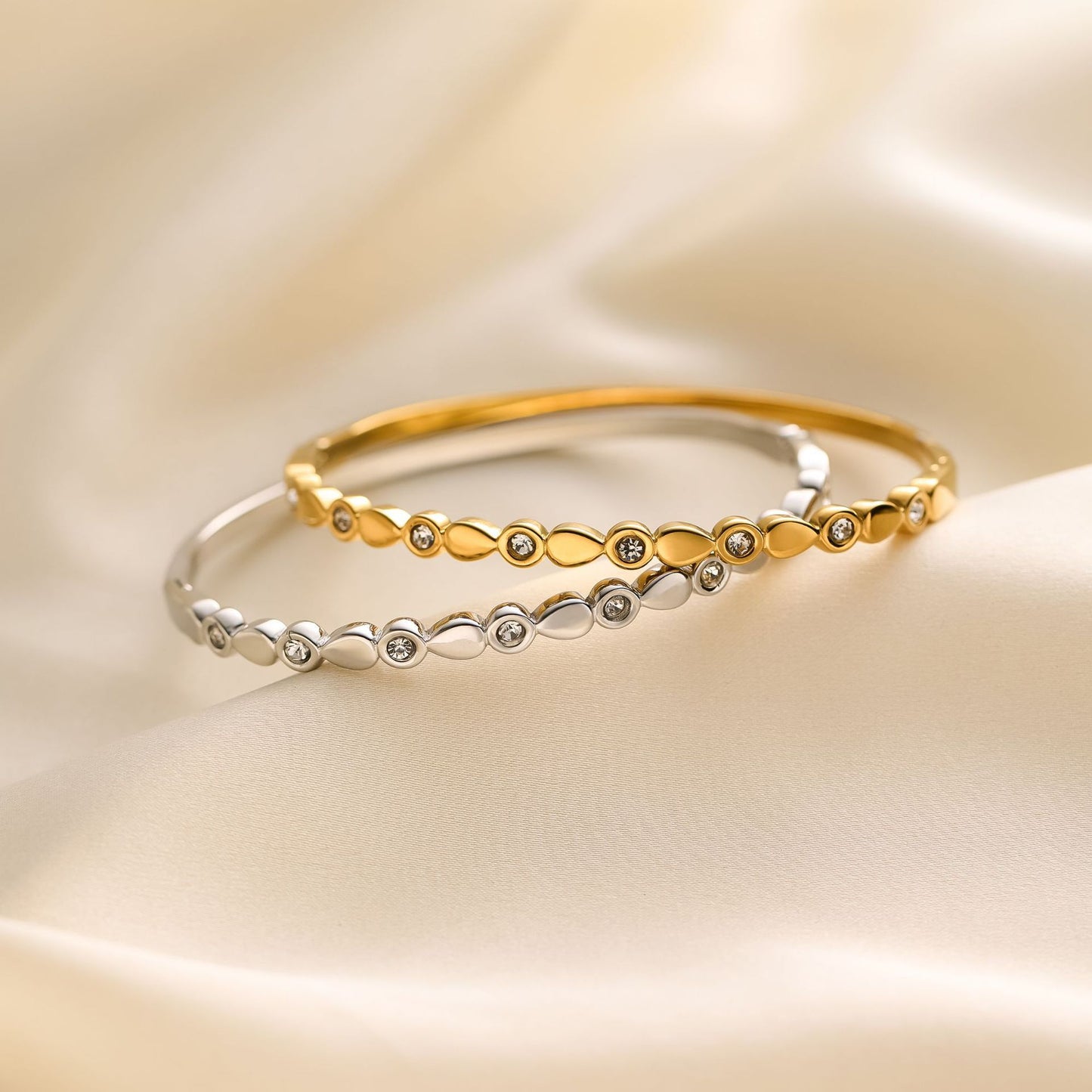 18K Gold Teardrop Bracelet