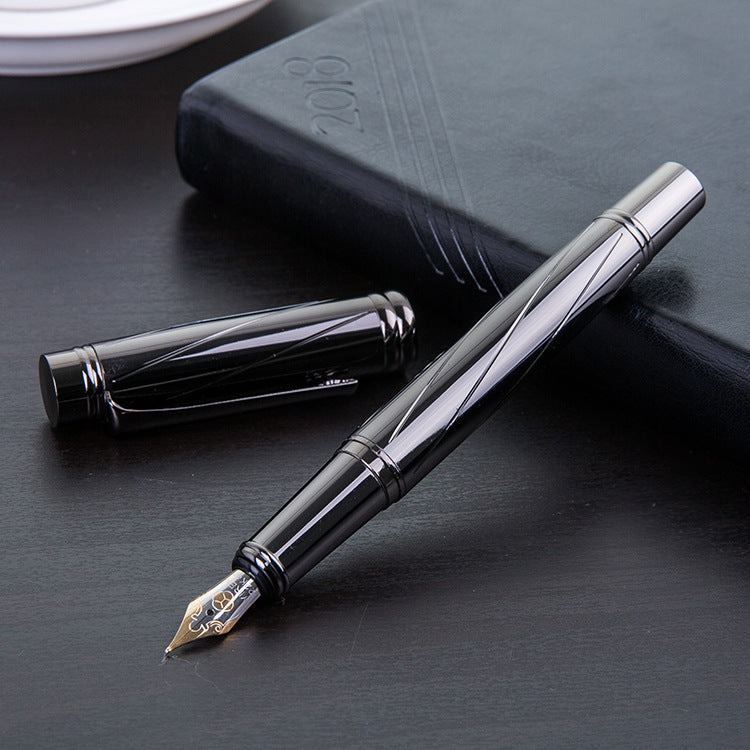 Pluma estilográfica de calidad negra 0,5 mm. 