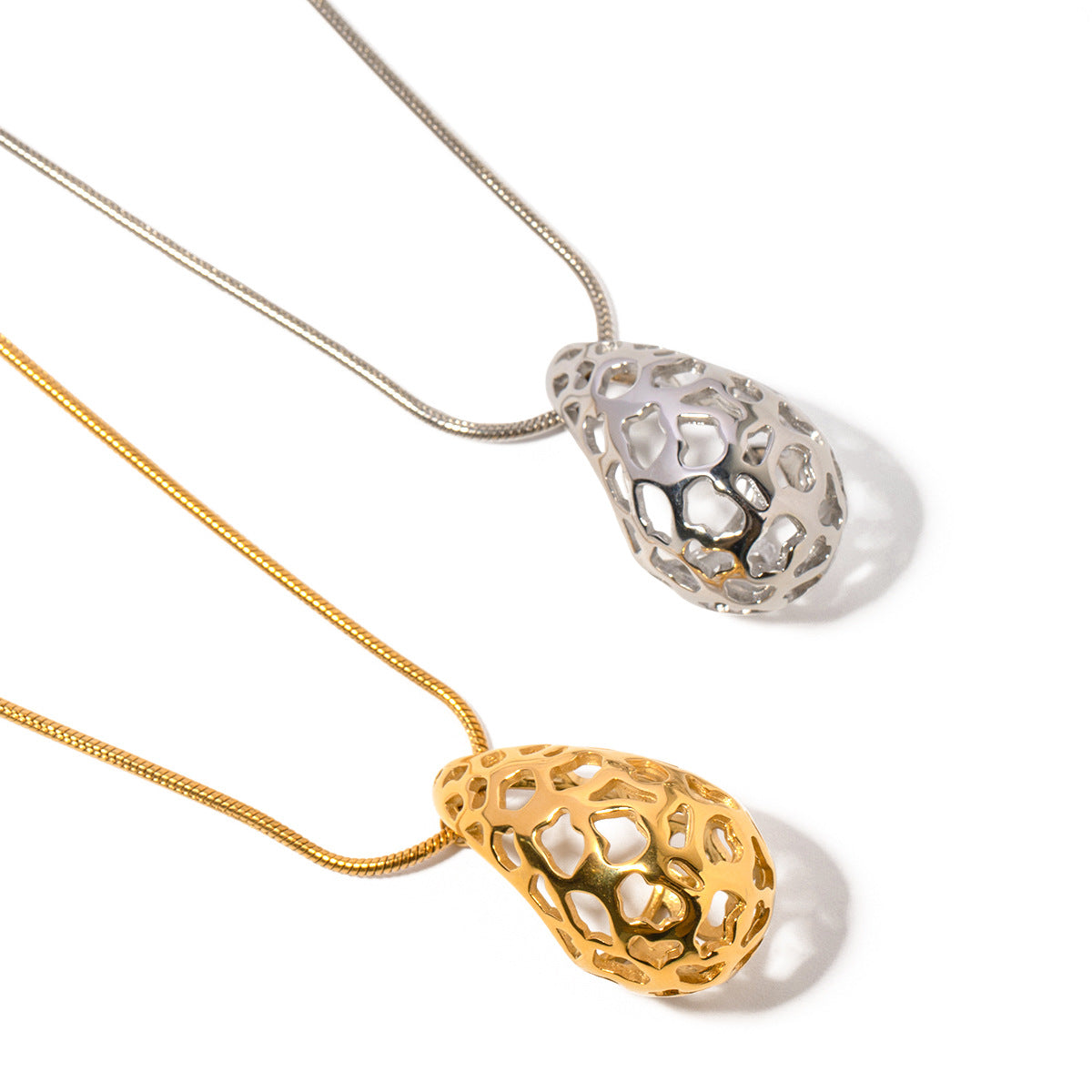 Collar de joyería con forma de gota hueca 