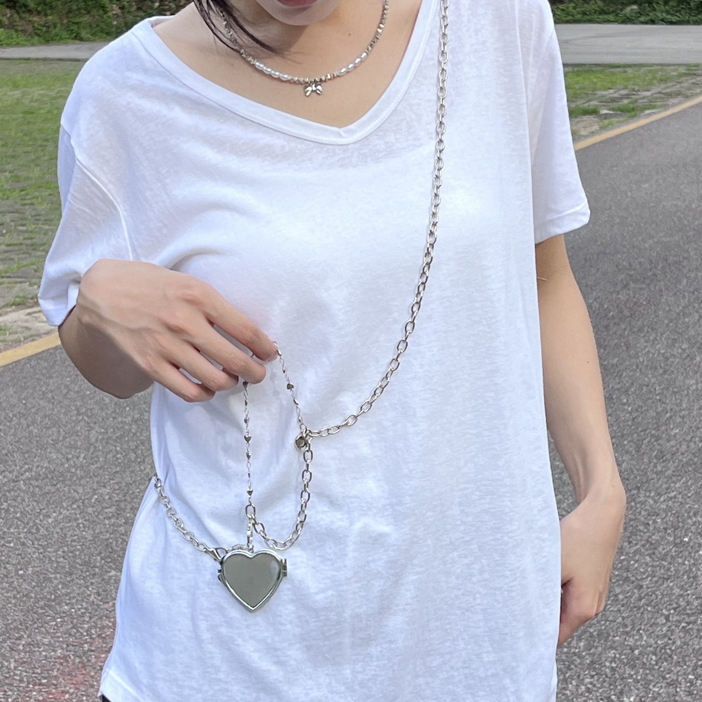 Pearl chain metal heart messenger bag