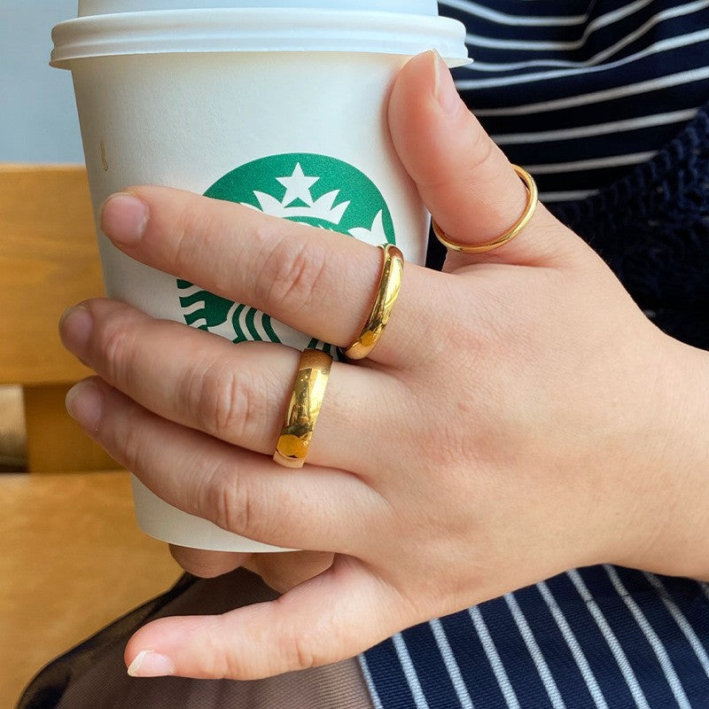 Women's Non-Fading Titanium Steel Curved Couple Ring — Simple Personalized