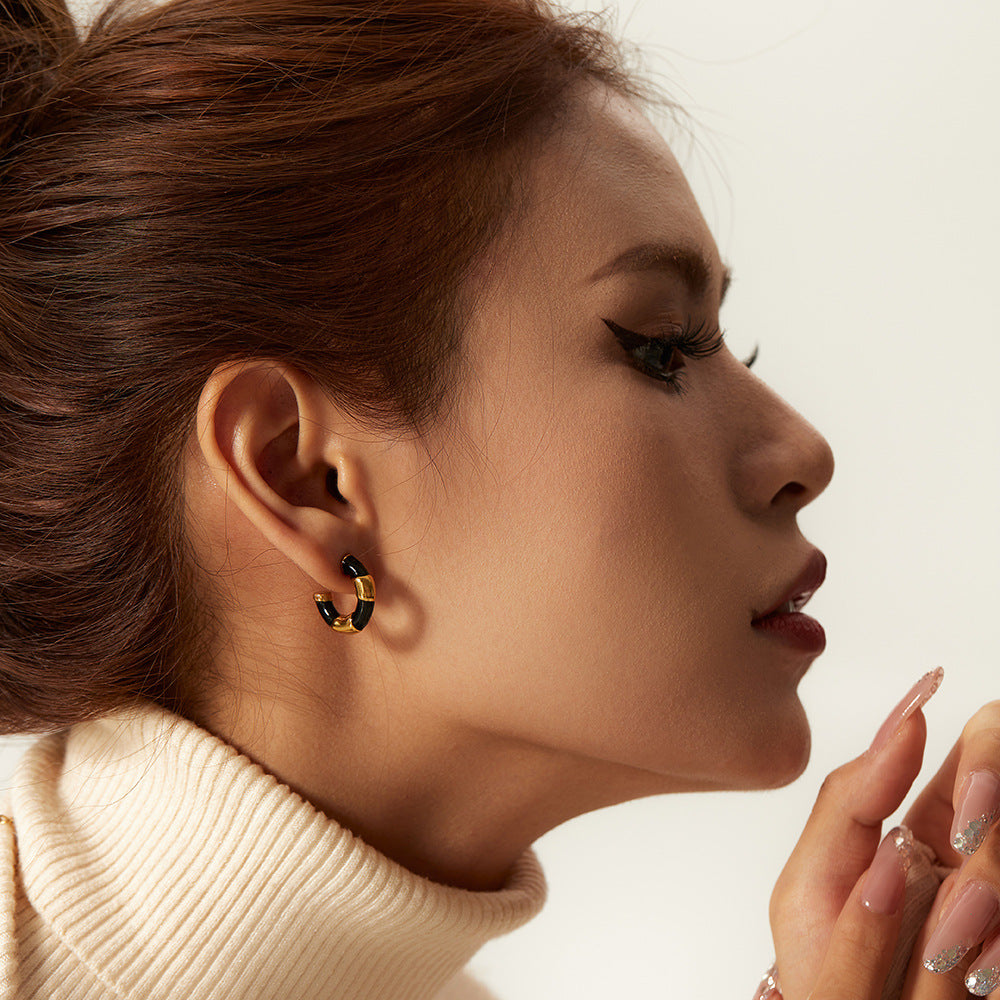 Black and White Oil Drop C Shape Earrings