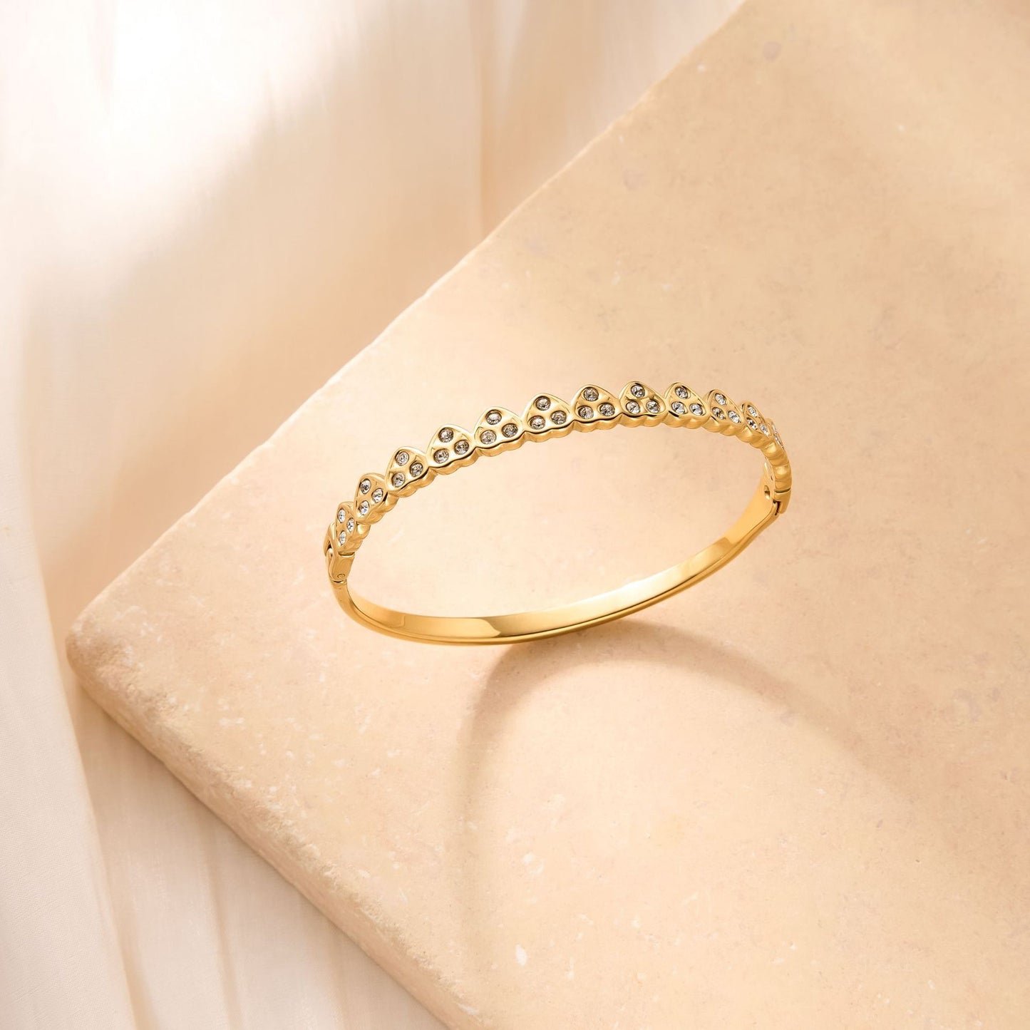 18K Gold Triangle Diamond Bracelet