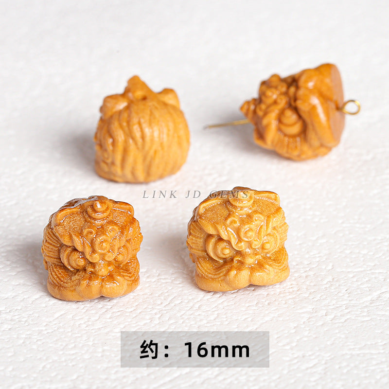 Barbie sandalwood carving lion head cat claw lotus pod accessories