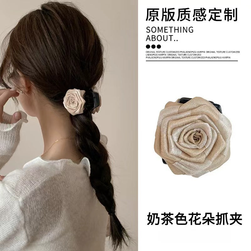 Three-dimensional rose hairpin headdress