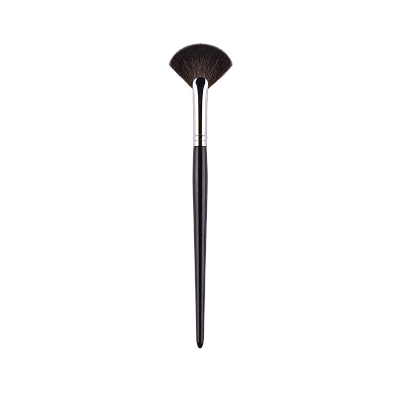 Fan Highlighter Brush (Goat Hair Fine Tip)