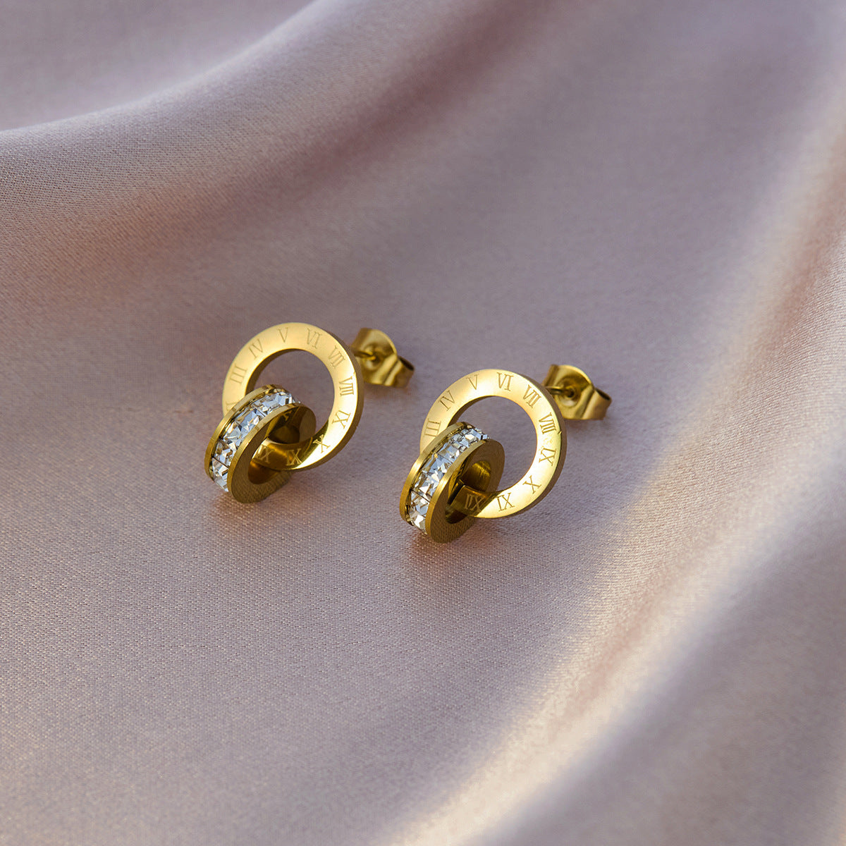 Four-leaf clover titanium steel ear buckle