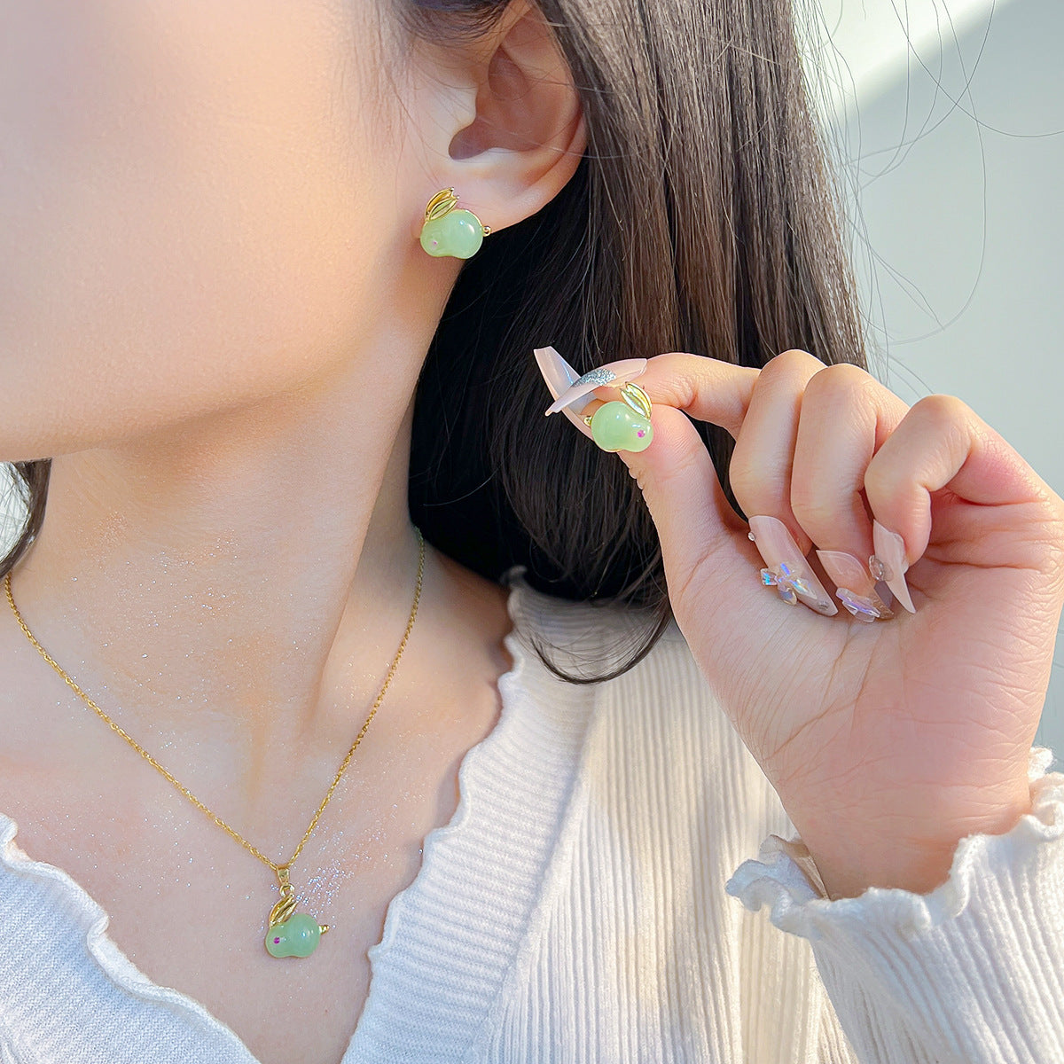 Non-Fading Titanium Steel Rabbit & Moon Imitation Hetian Jade Clavicle Necklace