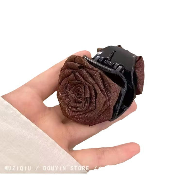 Three-dimensional rose hairpin