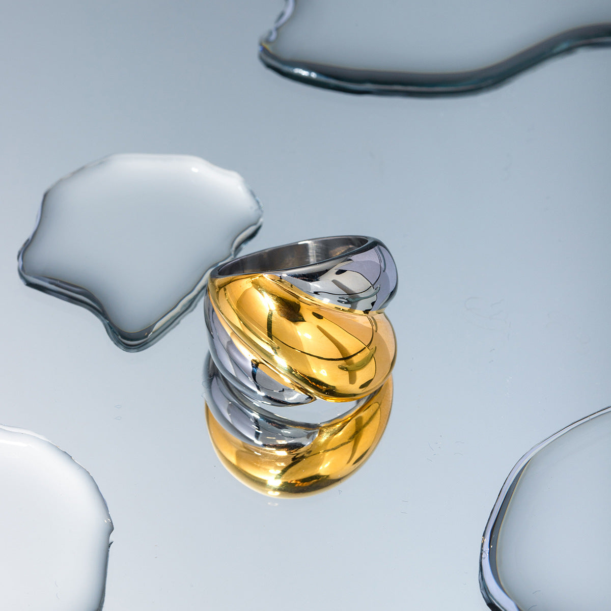 Anillo sencillo de oro y plata 