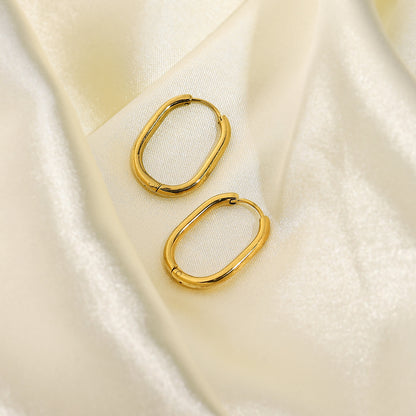 Oval all-match earrings