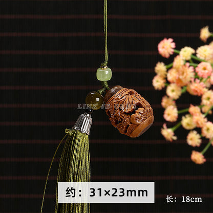 Green sandalwood sachet diffuser pendant