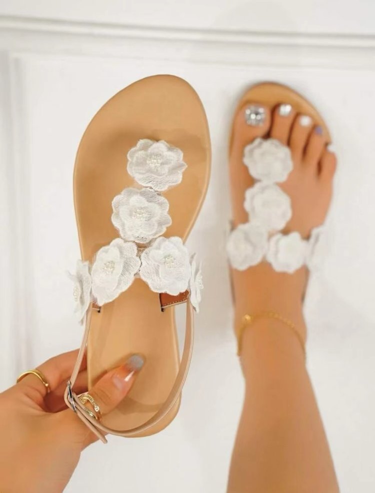 Small flower sandals flat bottom
