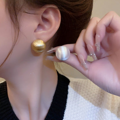 Frosted brushed golden bean ear needles