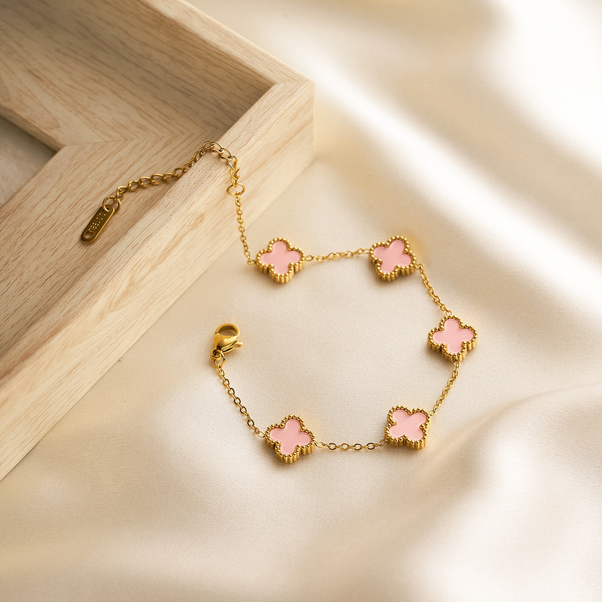 Women's Lucky Clover Necklace & Bracelet Set — Colorfast Collarbone Chains