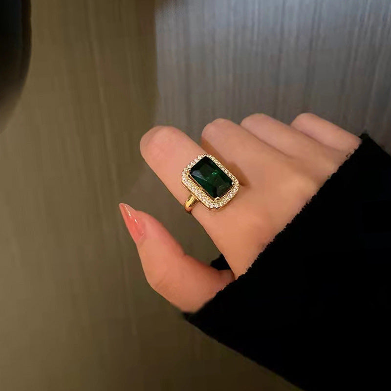 Rotatable adjustable ring female