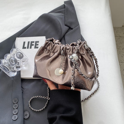 Bolso tipo bandolera con cadena y bolso nube plisado 