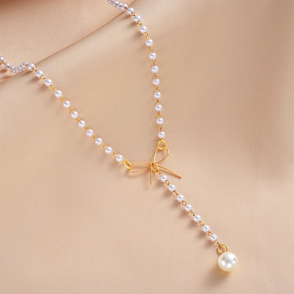 Bow Pearl Collarbone Necklace