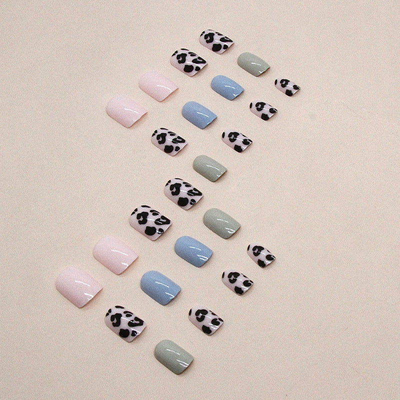Uñas postizas cortas con estampado de leopardo azul verdoso 