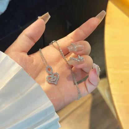 Collar de acero titanio en forma de corazón, elegante y versátil 