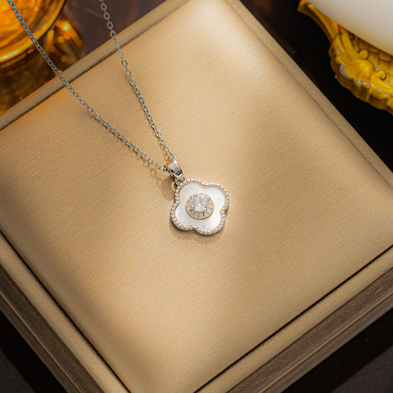 Colar elegante de trevo de quatro folhas, aço titânio com strass completo 