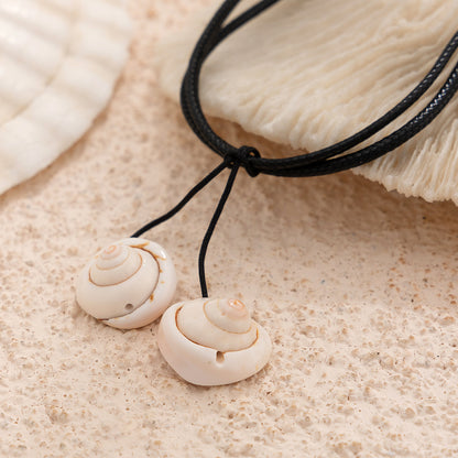 Vacation conch shell fringed necklace