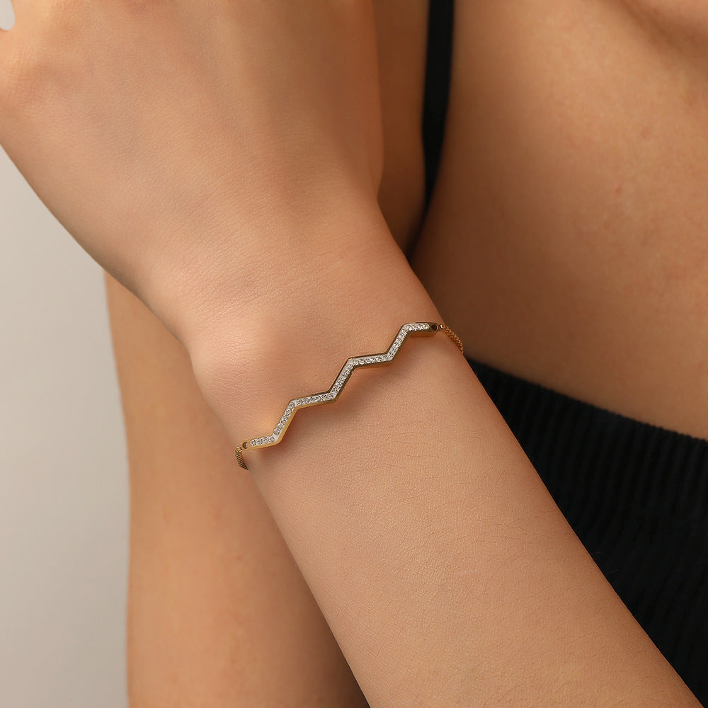 Women's Adjustable Titanium Steel Wave Box-Chain Bracelet with Diamond Accents (Non-Fading)