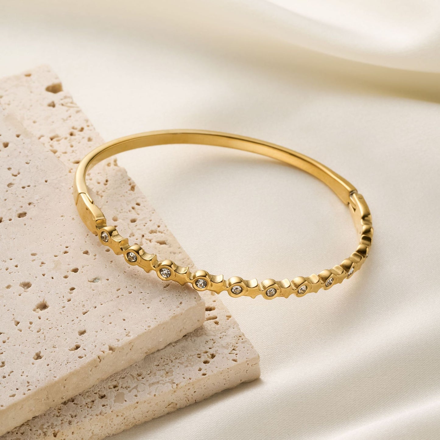 18K Gold Star Bracelet