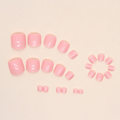 Uñas de los pies frescas y rosadas 