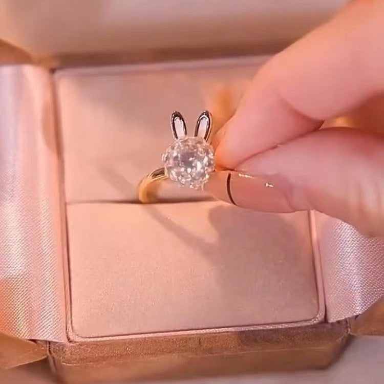 Rabbit rotatable ring
