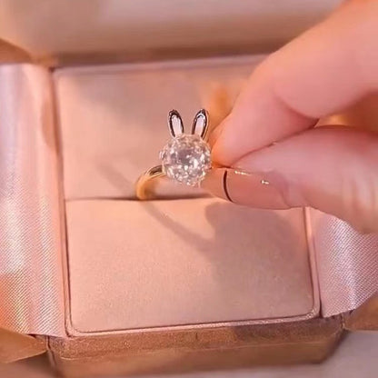 Rabbit rotatable ring