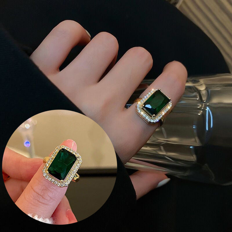 Green Titanium Steel Luxury Collarbone Pendant Necklace