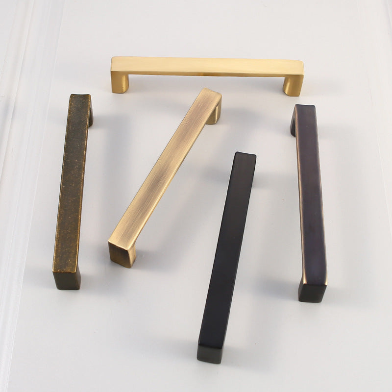 Simple wardrobe handle