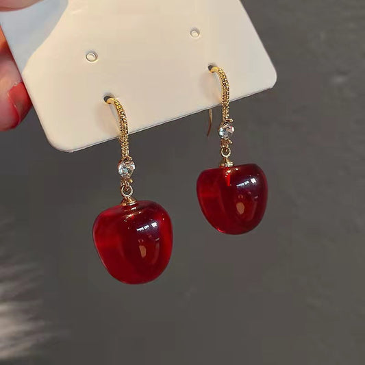 Pendientes de cerezas con agujas de plata y color cereza roja 