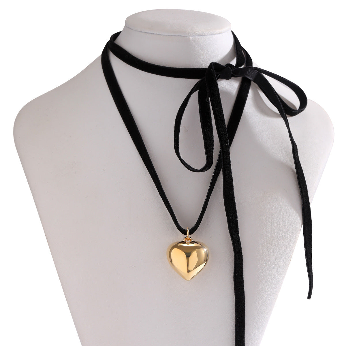 Collar de franela con cordones y colgante de corazón 