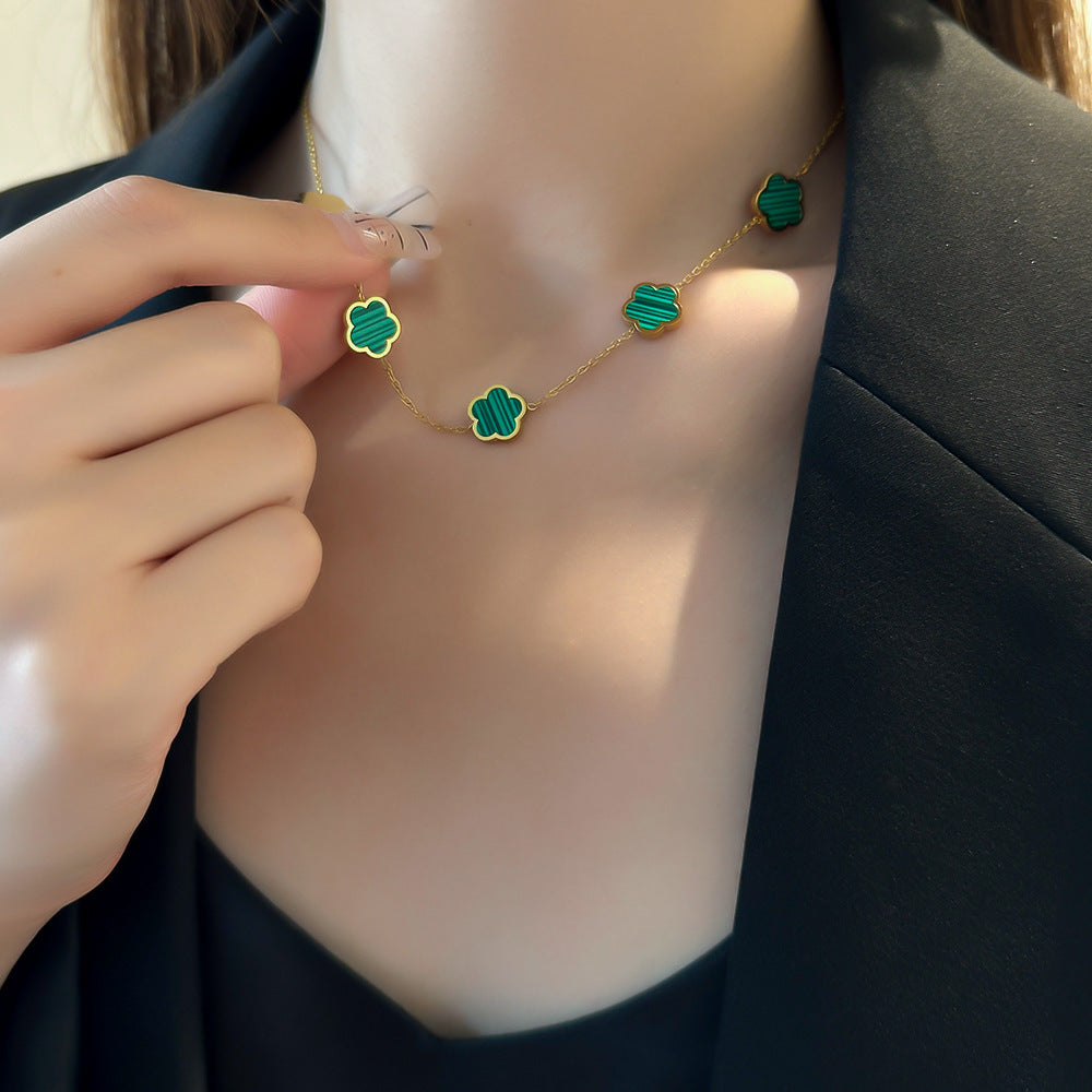 Clover flower necklace