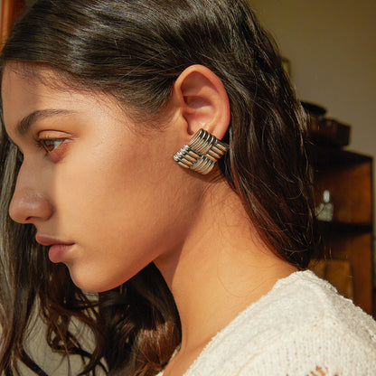 Aretes con textura cuadrada 