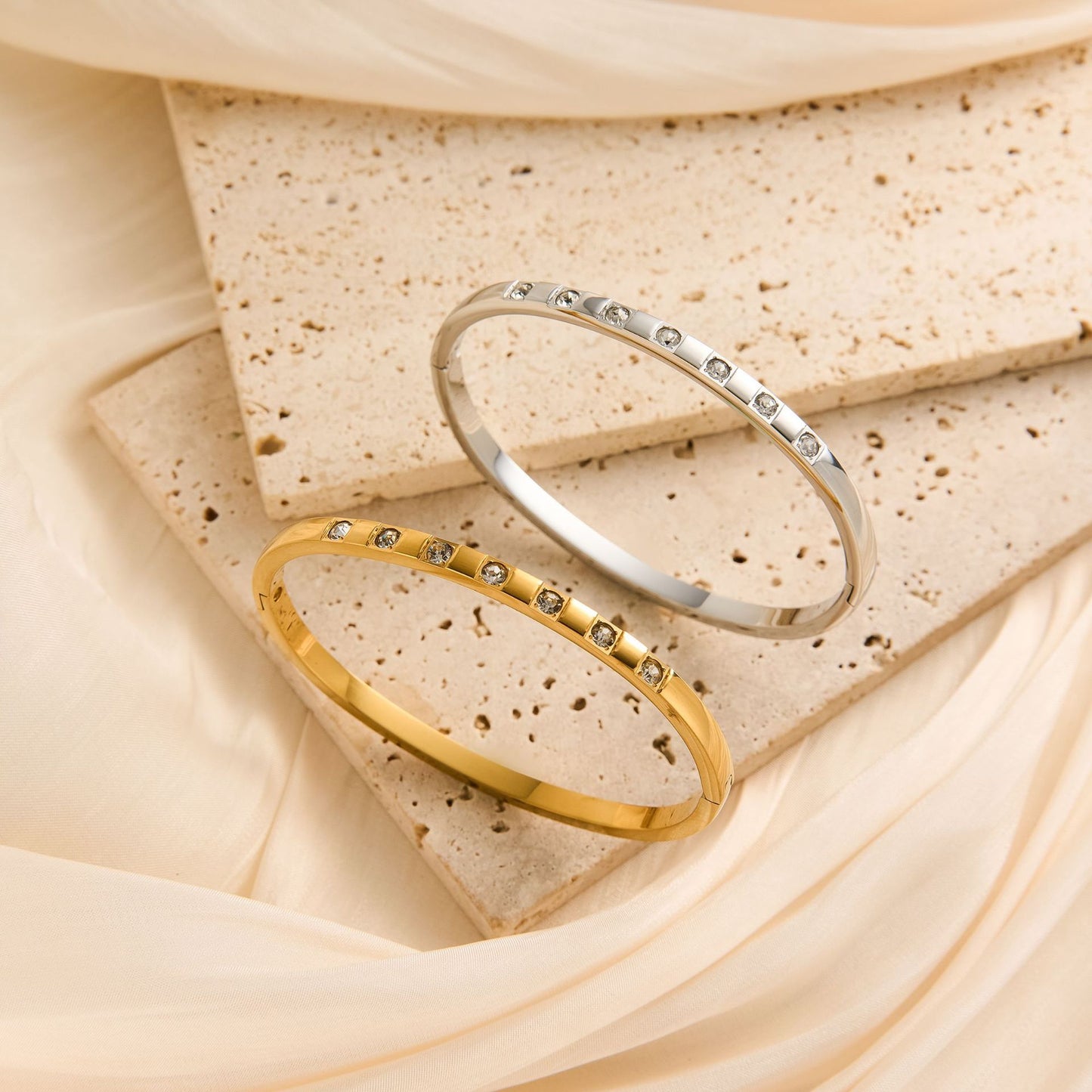 18K Gold Zircon Star Bracelet