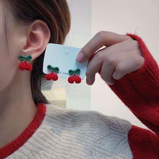 Pendientes de terciopelo rojo con cerezas 
